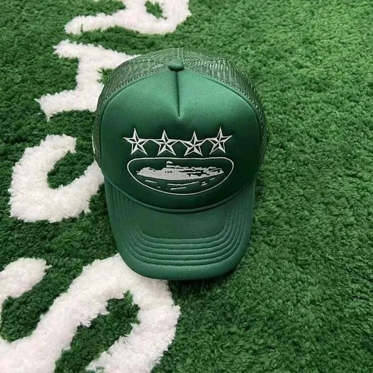 Fashionable versatile hat